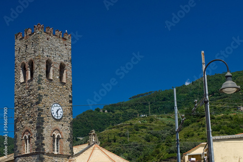 Obraz na płótnie Wieża z zegarem w Monterosso Al Mare, Liguria, Włochy w salonie
