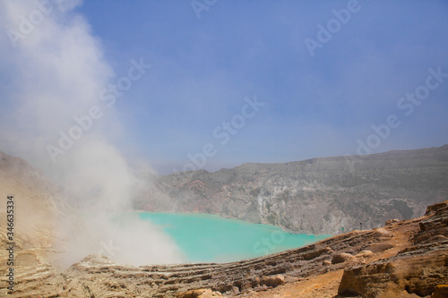 Volcano Ijen. View from above, stunning view of the Ijen volcano with the turquoise-coloured acidic crater lake. The Ijen volcano complex is a group of composite volcanoes located in East Java © Tatiana Nurieva