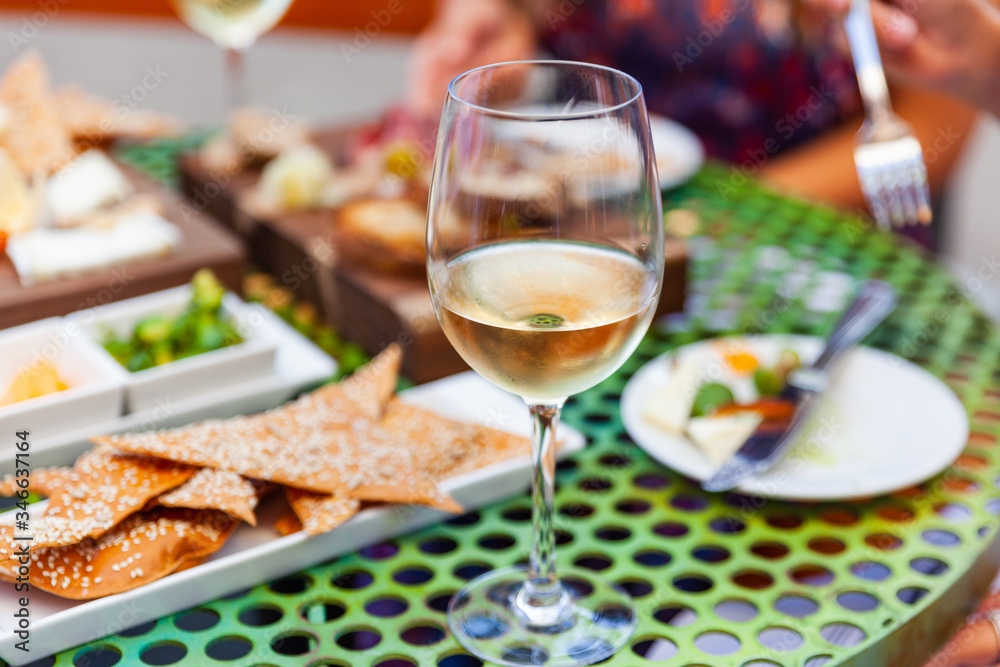 white wine and appetizers white wine and appetizers