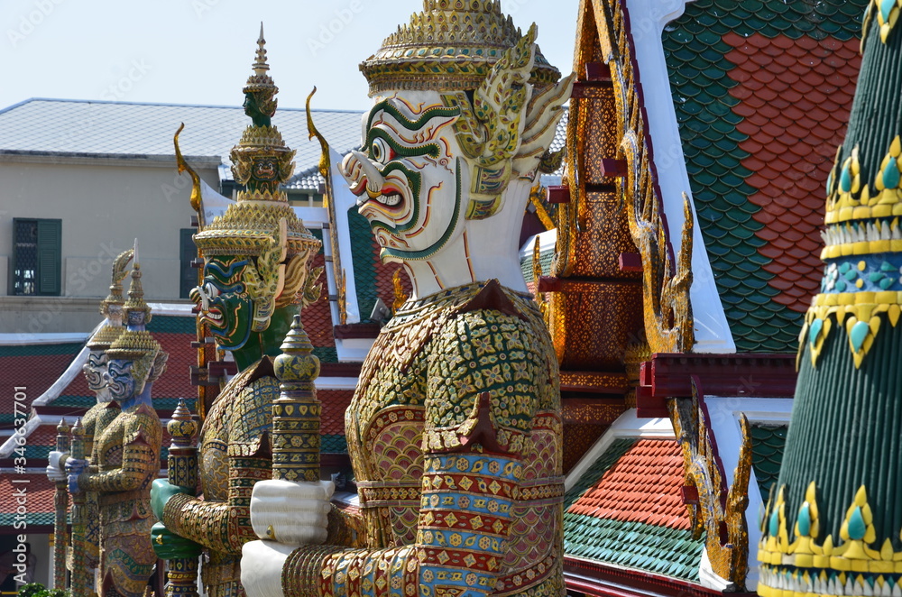 Fototapeta premium Giant guardians at Wat Phra Kaew in Bangkok