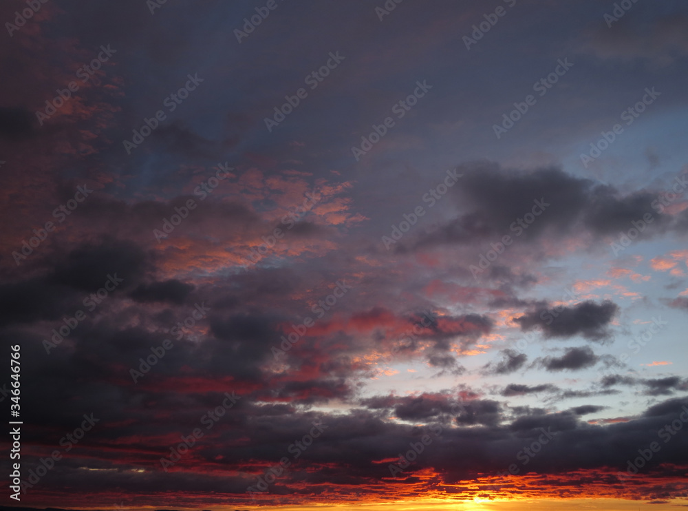 Fototapeta premium cloudy sunrise