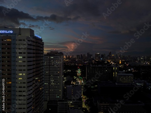 Wallpaper Mural city at night Torontodigital.ca