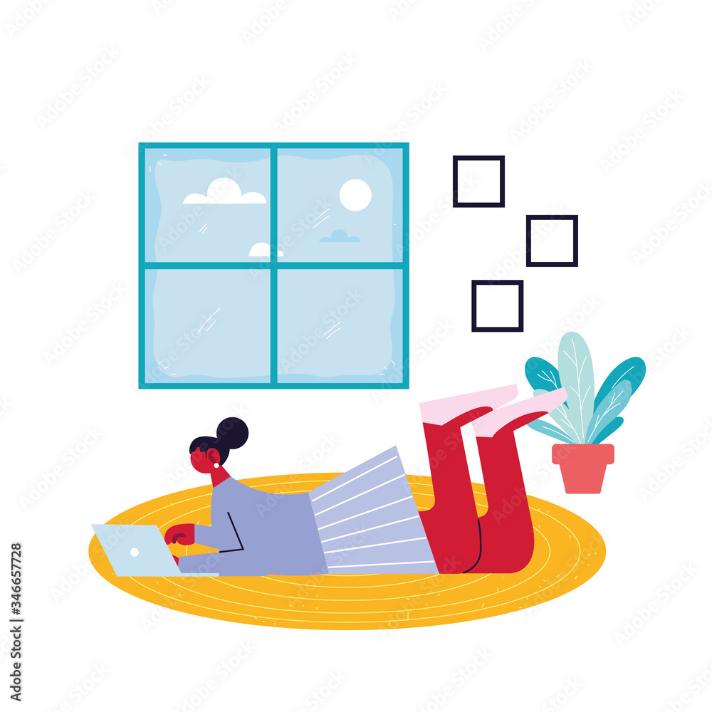 Obraz premium woman freelancer working remotely from her home