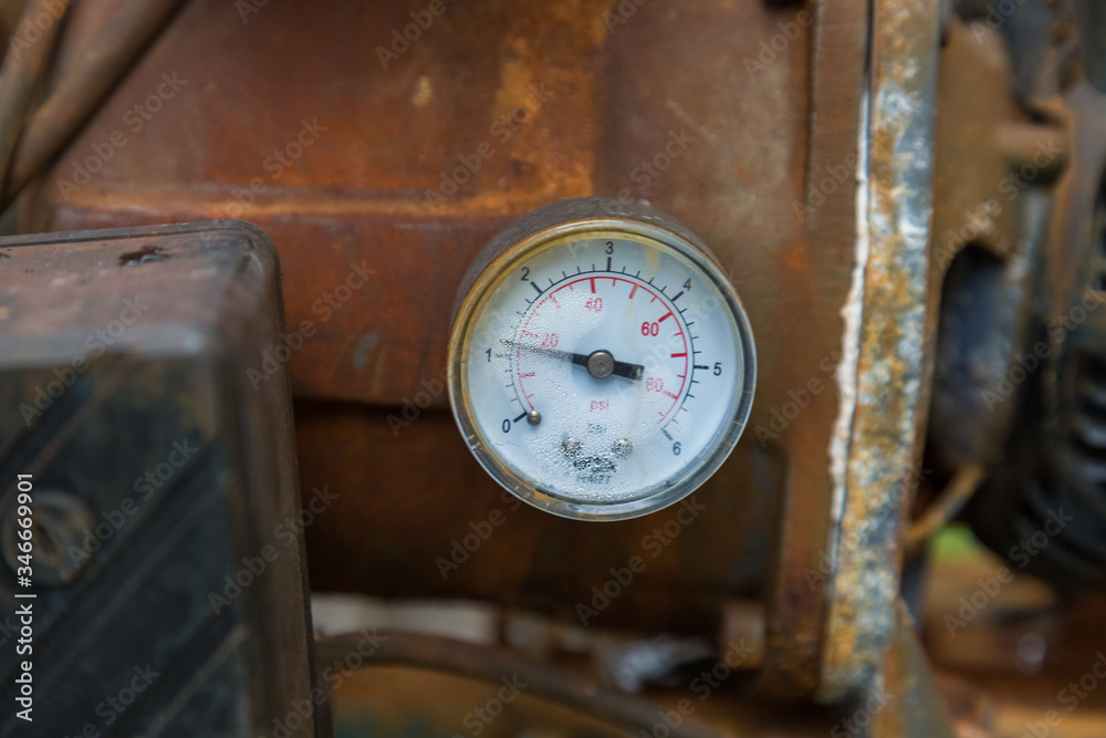 pressure sensor from the pump shows the number of atmospheres pressure sensor from the pump shows the number of atmospheres