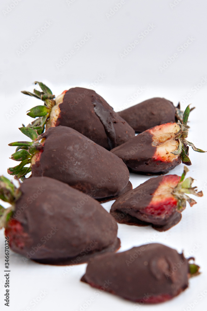 chocolate covered strawberries chocolate covered strawberries