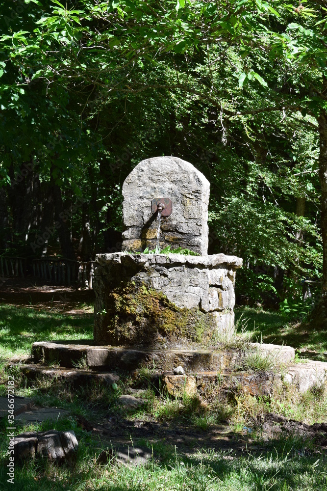 Fontana in pietra zona Gambarie D'Aspromonte