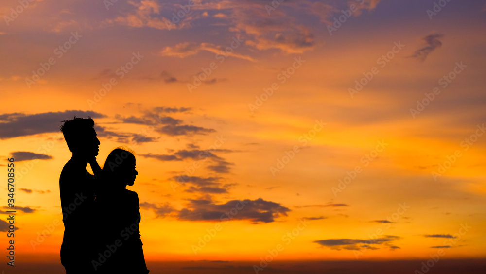 Fototapeta premium Silhouette of couples during sunset