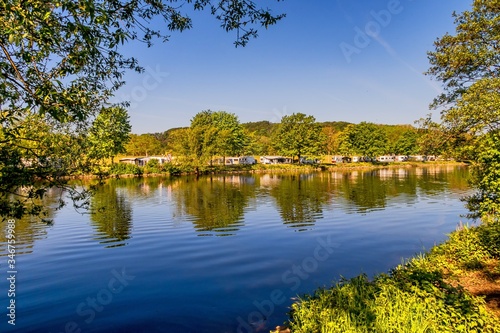 Spiegelung campingplatz an der ruhr in m  hlheim