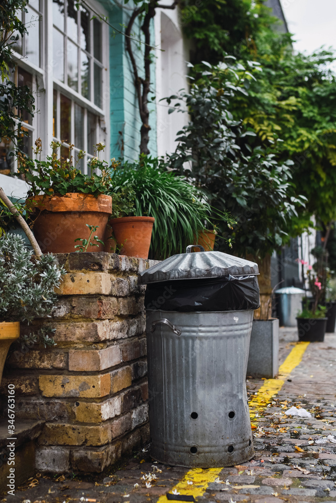 trash can in south kesington,London trash can in south kesington,London