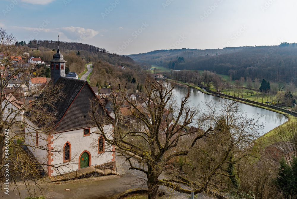Blick über Lißberg, Stadt Ortenberg in der Wetterau in Hessen, Deutschland mit Kirche