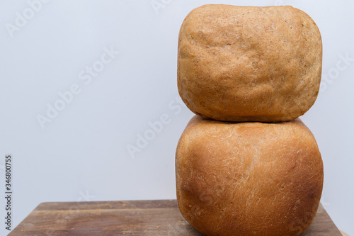 Freshly baked bread was baked at home in a bread maker