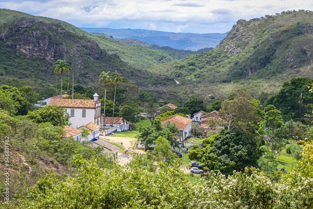 View to idyllic Biribiri Valley and abandoned village on a sunny day, Biribiri State Park, Minas Gerais, Brazil
