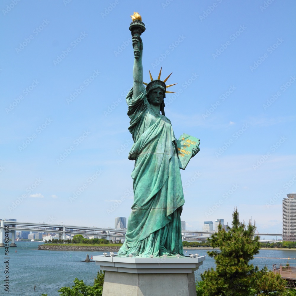 Fototapeta premium Tokyo - Odaiba Statue of Liberty. Japan landmarks.