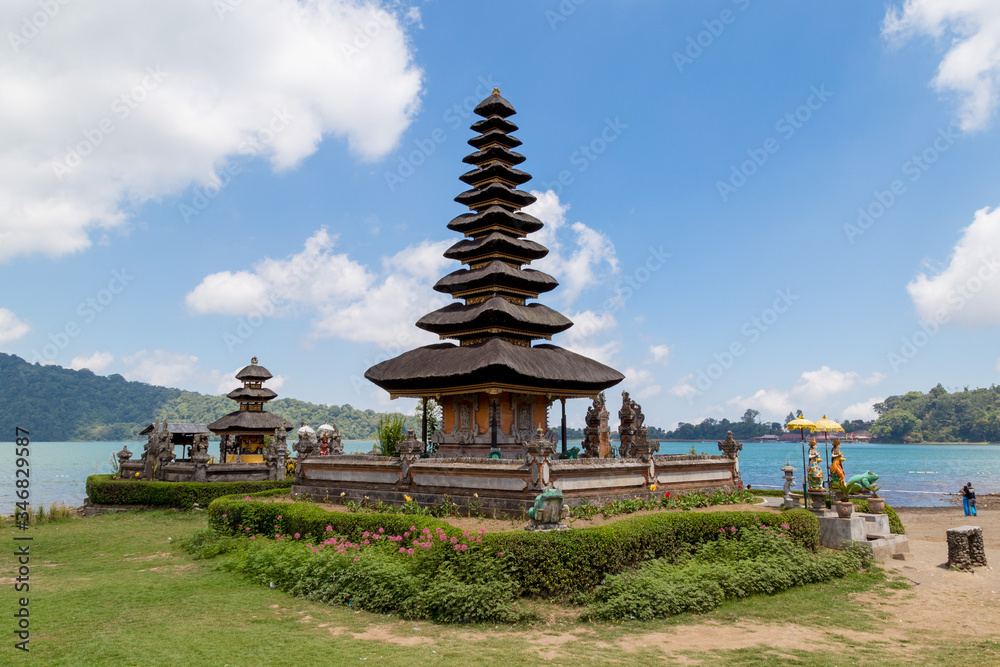 Bali temple pura ulun danu bratan Bali temple pura ulun danu bratan