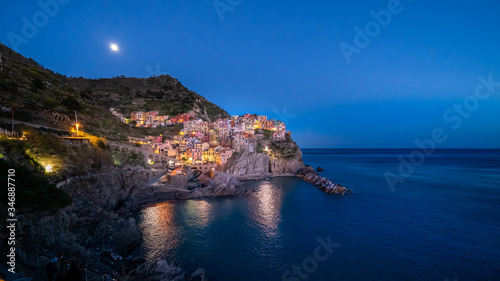 Fototapeta Naklejka Na Ścianę i Meble -  manarola cityscape evening, Cinque Terre, italy, Liguria