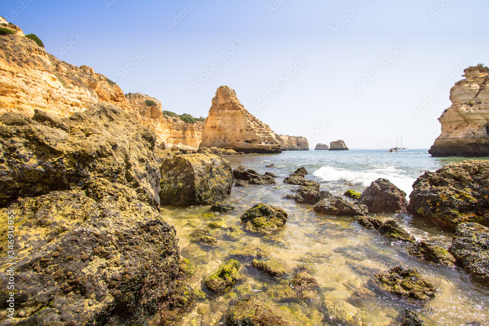 Fototapeta premium Plaża Marinha w Portimao, Algarve, Portugalia