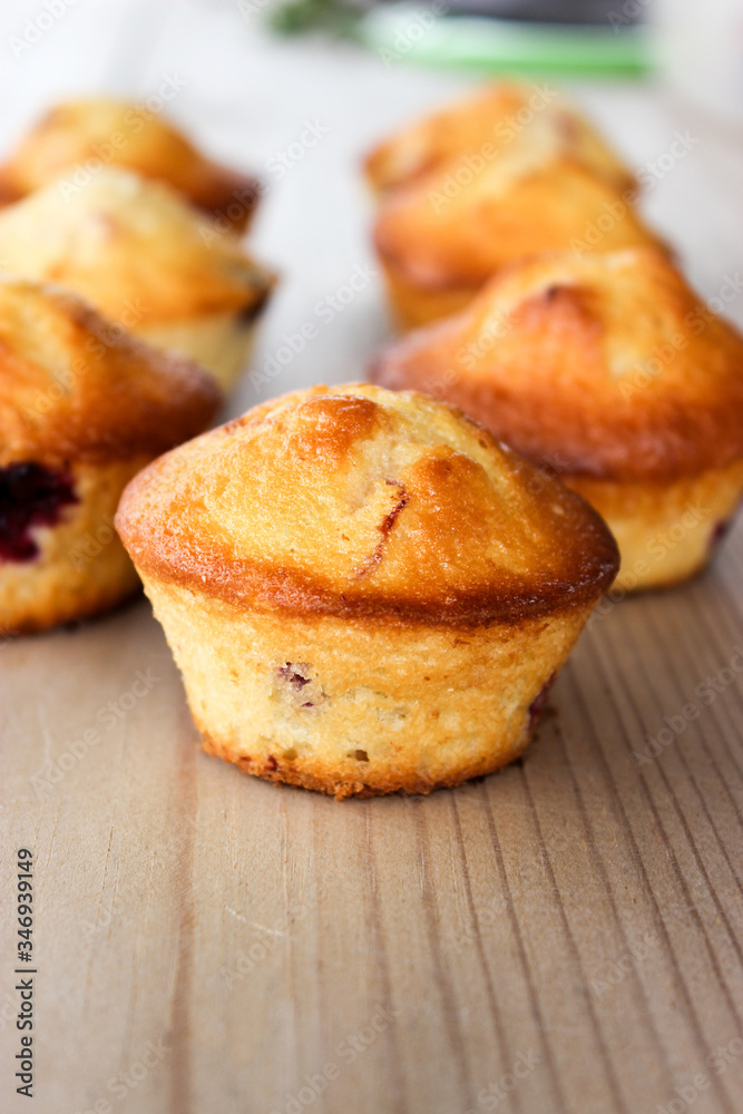 Muffins with black currants