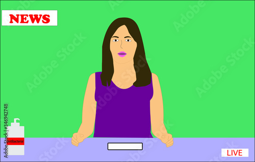 mujer presentando el noticiero en vivo, con antibacterial al lado de su mesa
