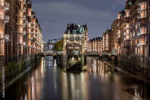 speicherstadt hamburg harbor impressive ambience night photography