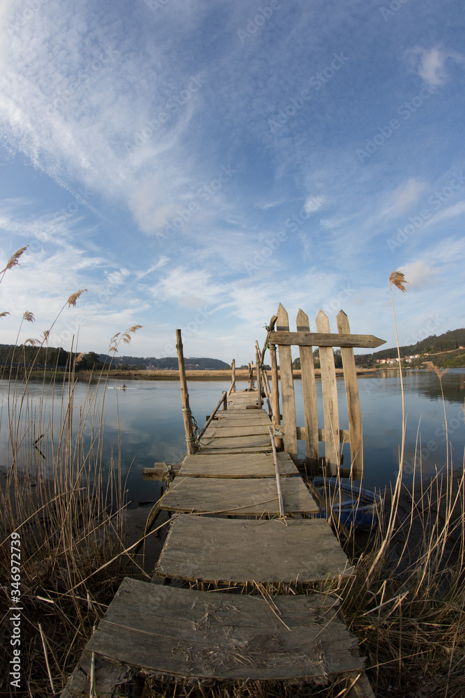 Fototapeta premium pasarela pesca angula río