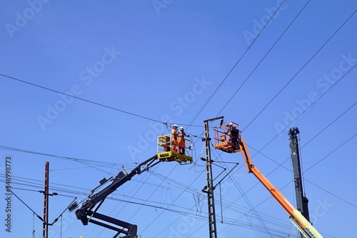 Arbeiten an Oberleitungsanlagen