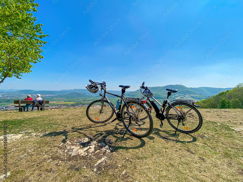 Φωτογραφία Fahrradfahren auf der schwäbische Alb, Hörnle bei Kirchheim unter Teck