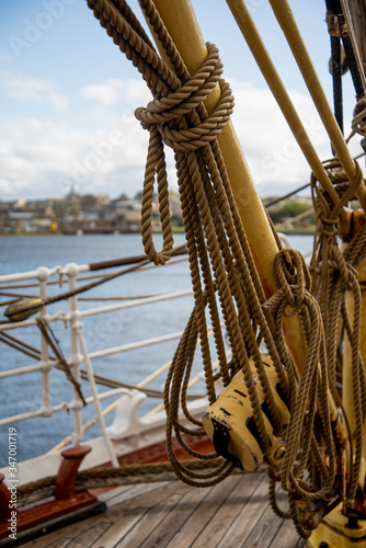 Cordage Navire école Port de Saint Malo Ille et Villaine Bretagne France photo