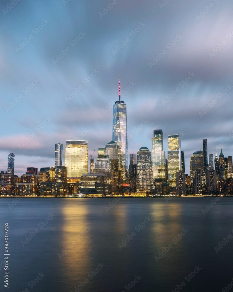 Obraz premium new york city skyline at night