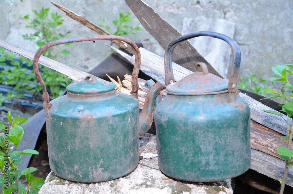 Two old Soviet enameled teapots, as a rarity.
Two old Soviet enameled teapots, as a rarity.