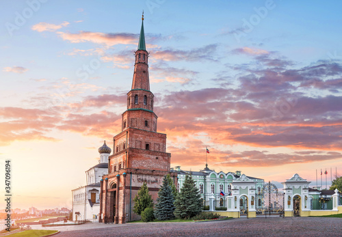 Bild auf Leinwand Башня Сююмбике в Казанском Кремле Suyumbike Leaning Tower in the Kazan Kremlin