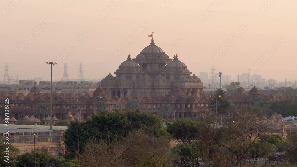 Akshardham Hindu temple in Delhi Sunset Timelapse - Famous Travel Holiday Landmark Historic Attraction in India