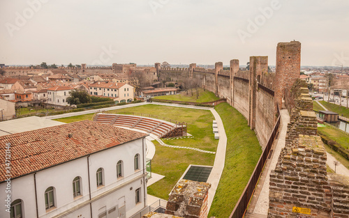 Tableau sur toile Cittadella, fortified walled town in Veneto - Italy.