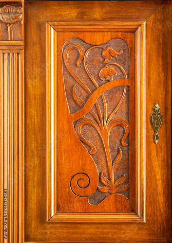 Art Nouveau cabinet door made of wood from 1905 - Jugendstil