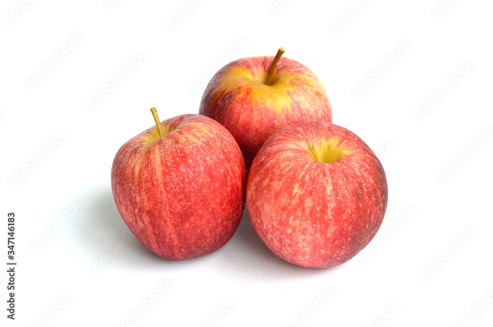 red apples isolated on white red apples isolated on white