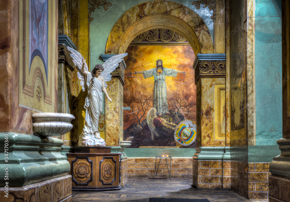 Ταπετσαρία Interior and entrance area of La Iglesia del Cenaculo, or Church of the Cenacle, in Cuenca, Ecuador, with beautiful architecture and decoration
