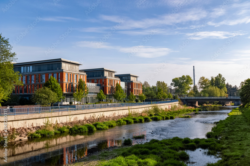 Blick zum Hauptverwaltungsgebäude der Sparkasse Vogtland Blick zum Hauptverwaltungsgebäude der Sparkasse Vogtland