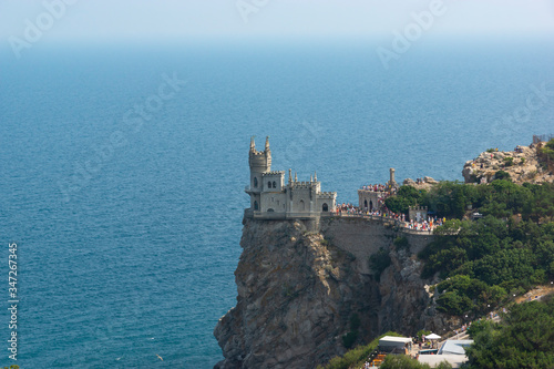 Obraz na płótnie Yalta - July 29, 2016: Monument of architecture and history in the village of Gaspra - Swallow's Nest. Sea horizon, Aurorina rock w salonie
