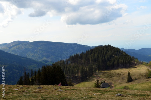 Blick vom Hinterwaldkopf auf den Schwarzwald unter Wolken