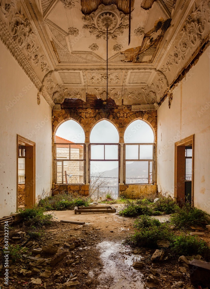 Fototapeta premium Abandoned Mansion Lebanon