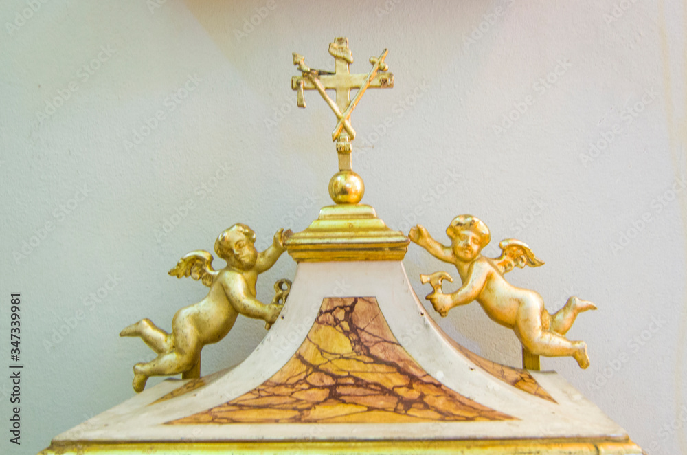 Fototapeta premium tabernacle to guard the host for the holy mass