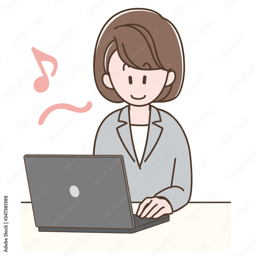 ノートパソコンで仕事をするスーツの女性
