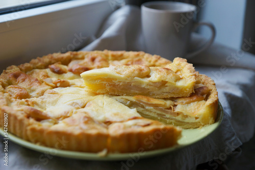 Homemade apple and sour cream pie