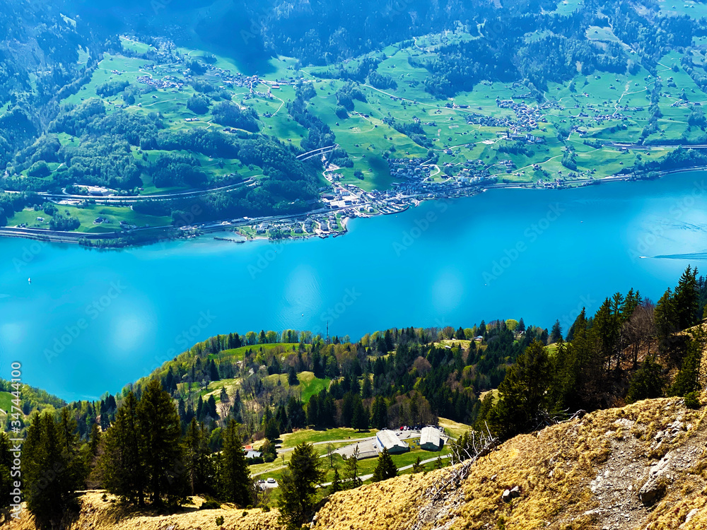 MyPuzzle 500 Teile Puzzle – Blick über Den Walensee Zu Den Churfirsten, 48x34 Cm, Premium-Qualität