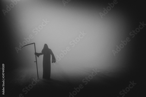 Canvastavla Death grim Reaper skeleton wearing a black robe and wielding a scythe, Memento M