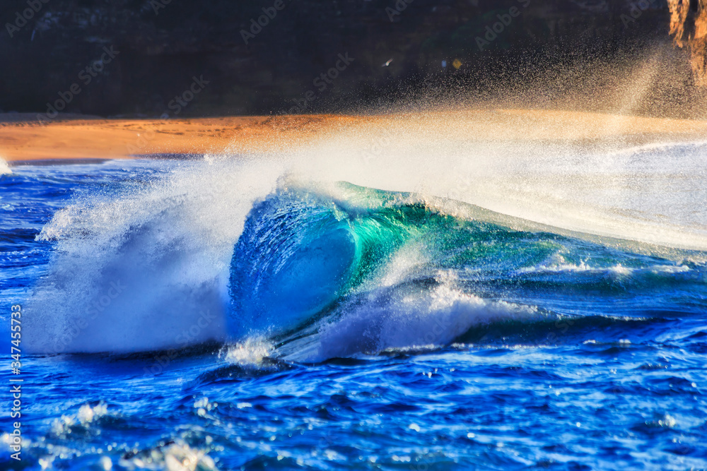 Obraz premium Sea Turim wave side roll swirl