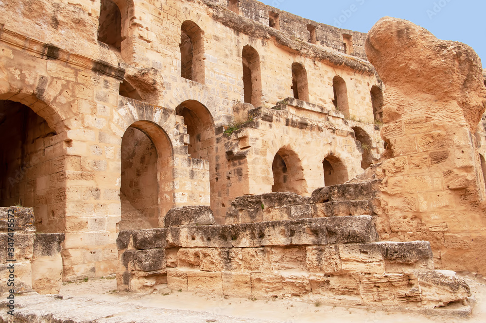 Part of amphitheatre of El Jem in Tunisia, North Африка. UNESCO world heritage site Part of amphitheatre of El Jem in Tunisia, North Африка. UNESCO world heritage site