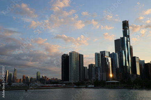 chicago skyline at sunset © Elham