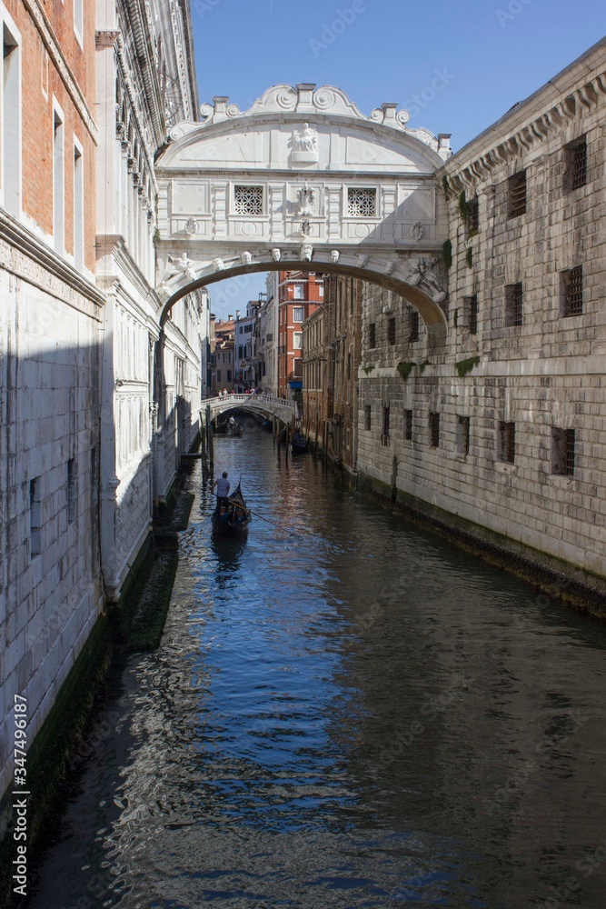 The famous Ponte dei Sospiri (Bridge of Sighs) in Venice