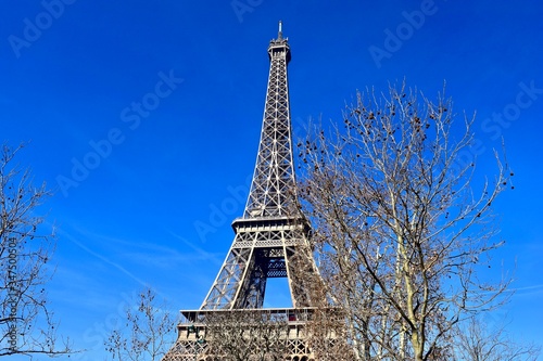 eiffel tower paris france © Takayan