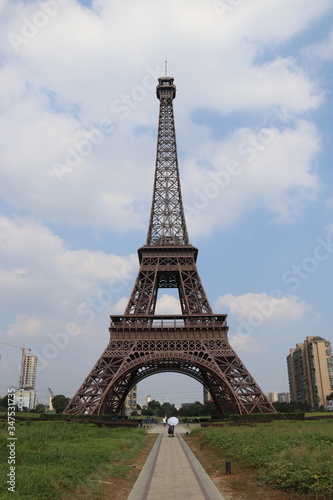 Tour Eiffel de Tiandu Cheng    Hangzhou  Chine